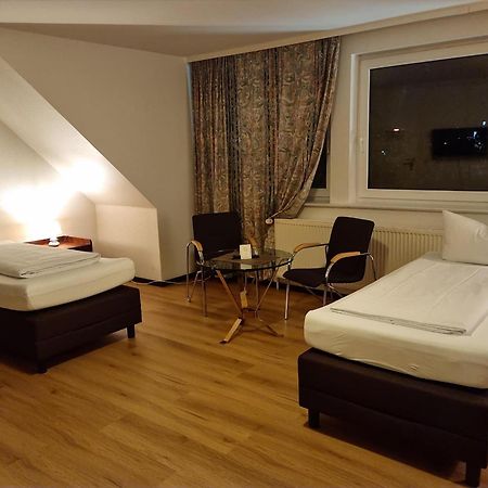 Erbenholz Hotel Laatzen Екстер'єр фото