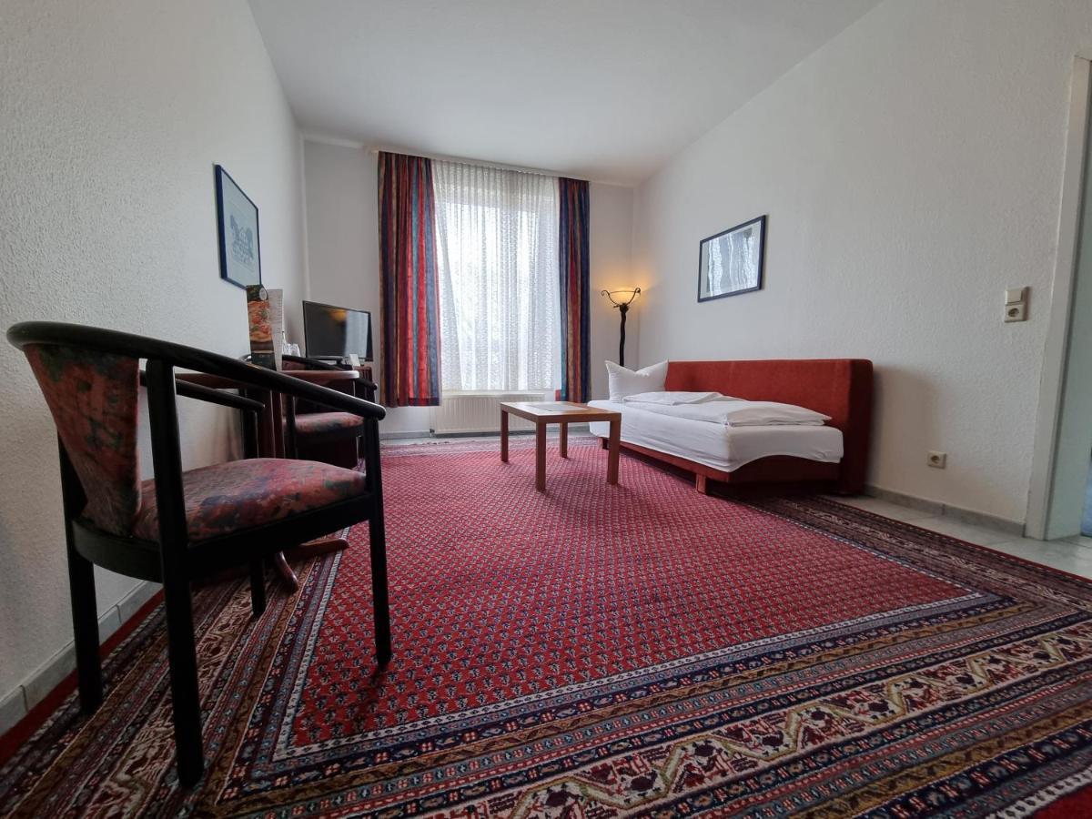 Erbenholz Hotel Laatzen Екстер'єр фото