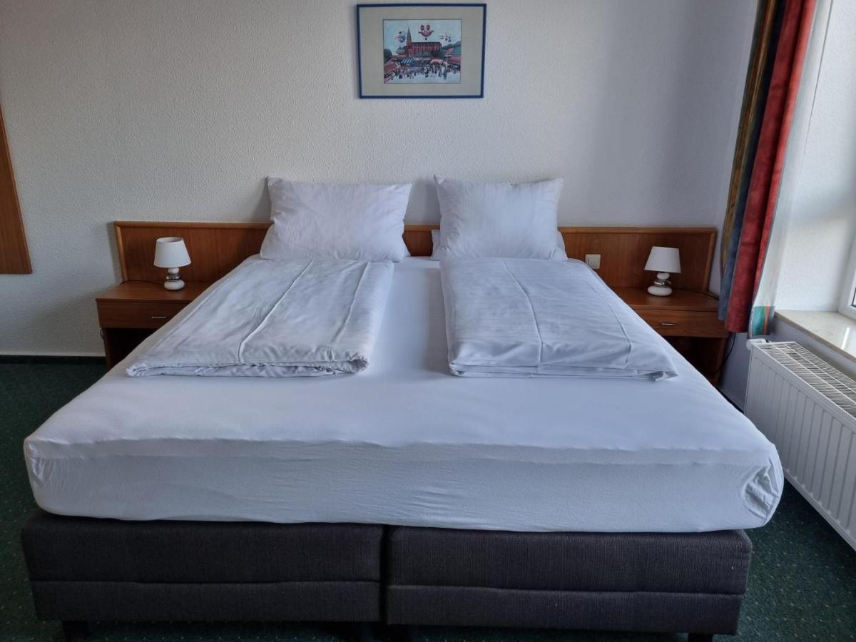 Erbenholz Hotel Laatzen Екстер'єр фото