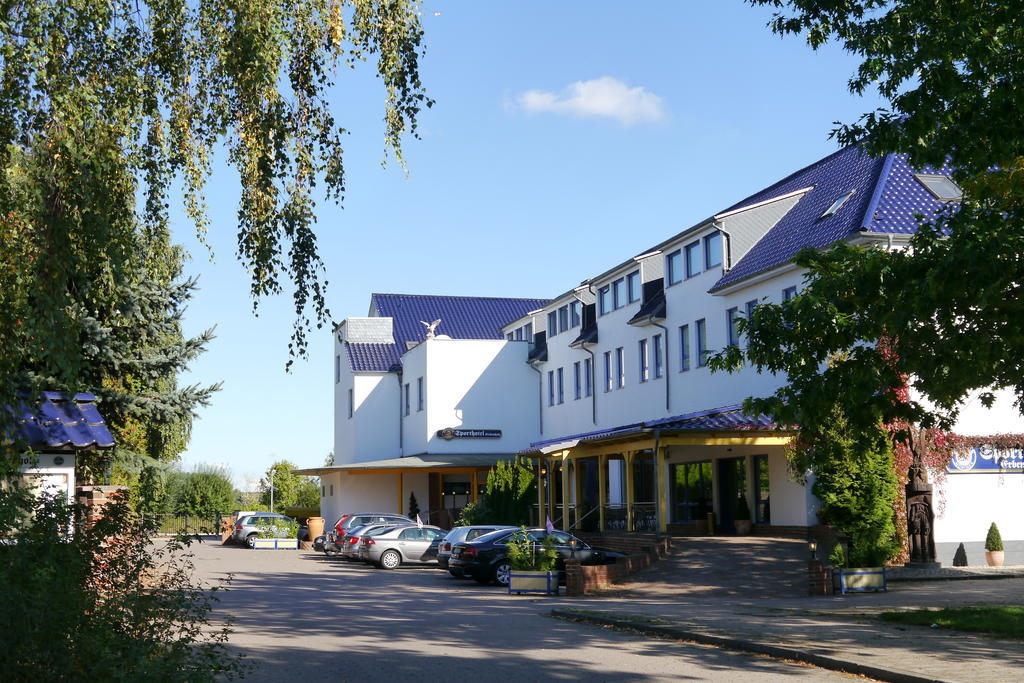 Erbenholz Hotel Laatzen Екстер'єр фото